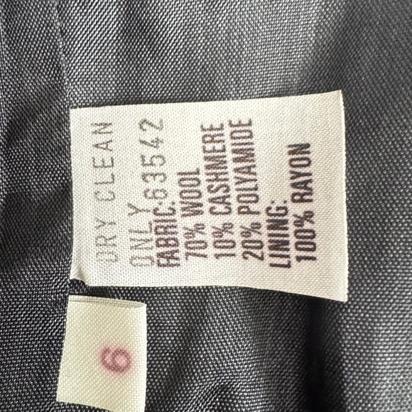 Classic Boxy Wool/Cashmere Blazer - Picture 4 of 7